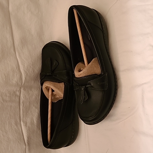 Clark's Leather Shoes - Picture 2 of 7